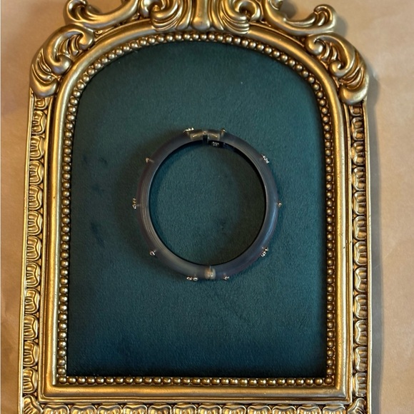 Elegant Black Bangle Bracelet - Picture 1 of 4